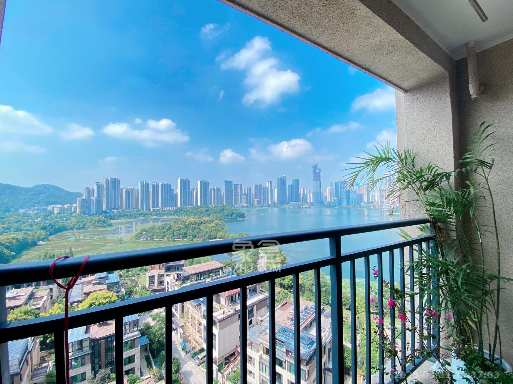 中海梅溪湖壹号 3室2厅2卫 2300.0元/月 中海梅溪湖壹号 3室2厅2卫 2300.0元/月室内图