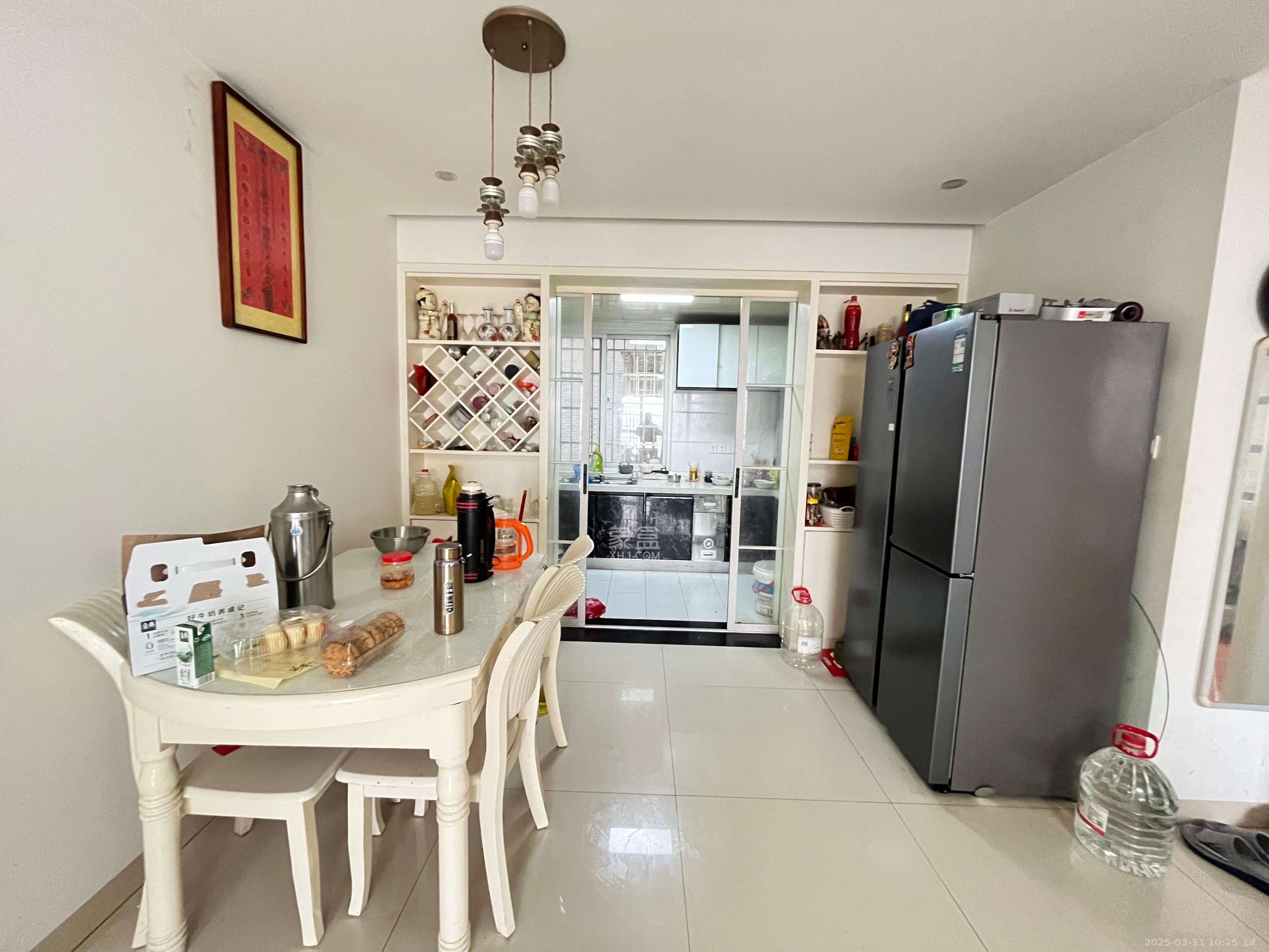 中悦领秀金都 3室2厅2卫 1700.0元/月 中悦领秀金都 3室2厅2卫 1700.0元/月室内图