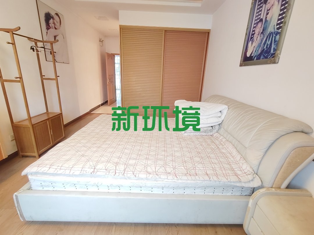 永通小区  3室2厅2卫   56.00万客厅