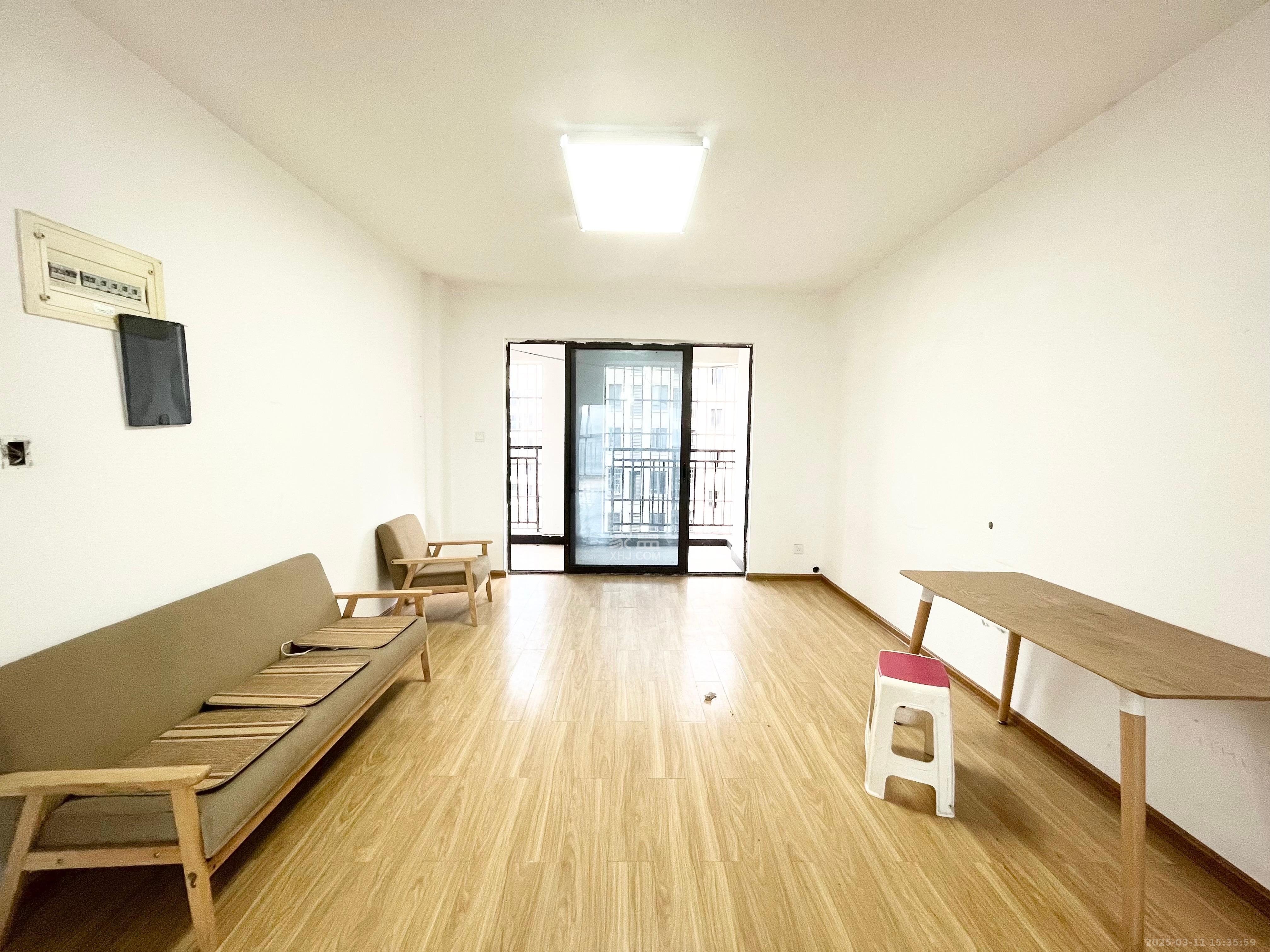 保利麓谷林语E区 3室2厅1卫 2200.0元/月 保利麓谷林语E区 3室2厅1卫 2200.0元/月室内图