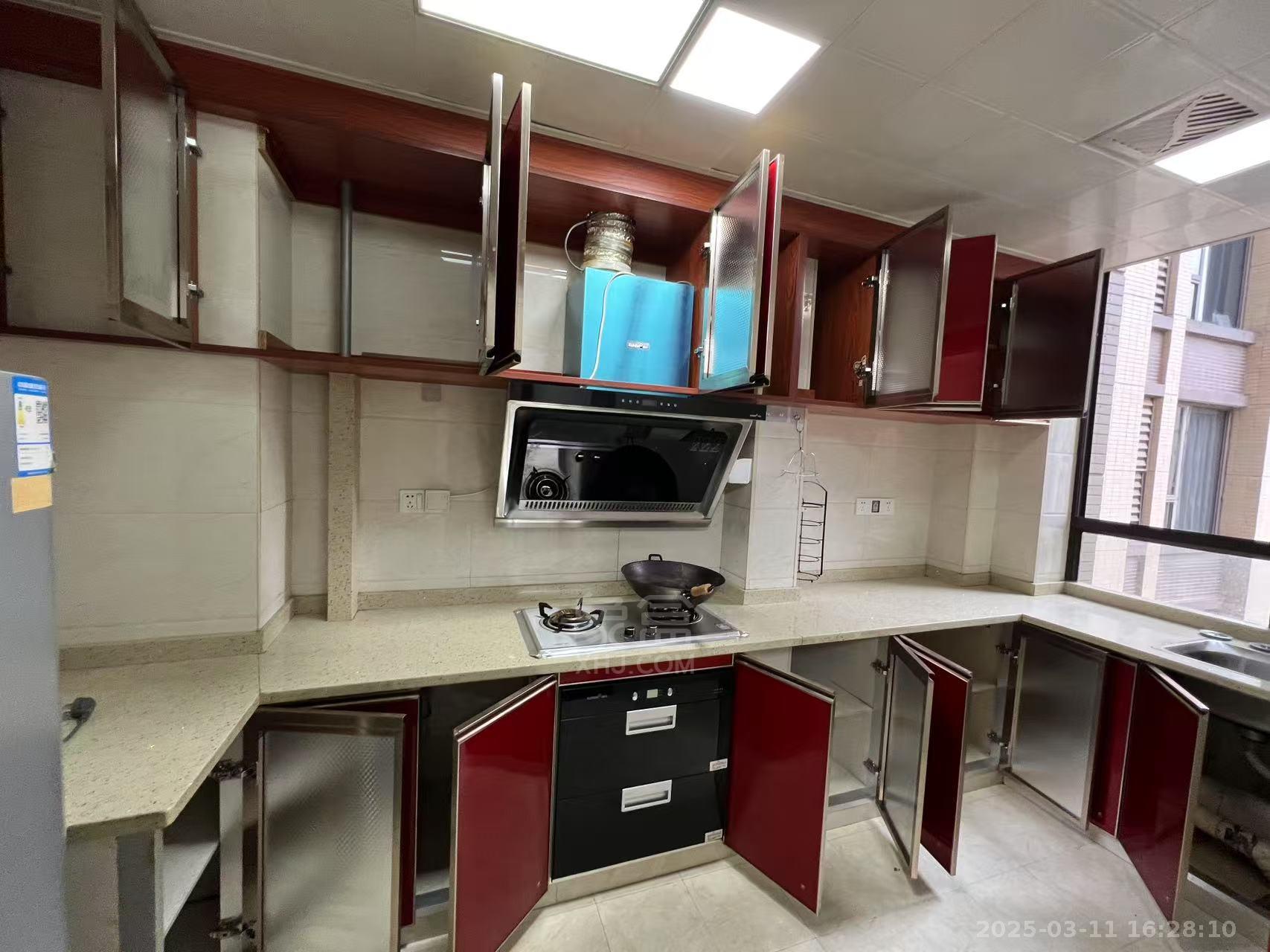 中泰财富湘江 3室2厅1卫 2200.0元/月 中泰财富湘江 3室2厅1卫 2200.0元/月室内图