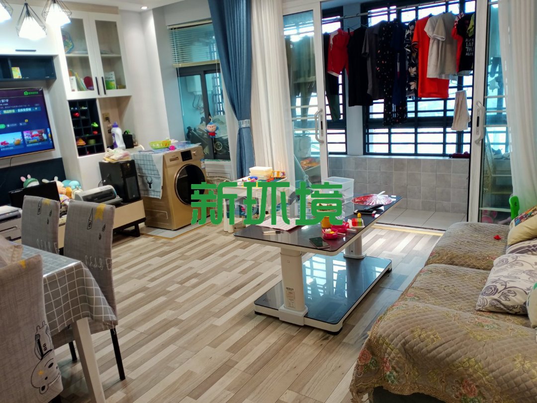 东方曼哈顿  2室2厅1卫   61.00万客厅
