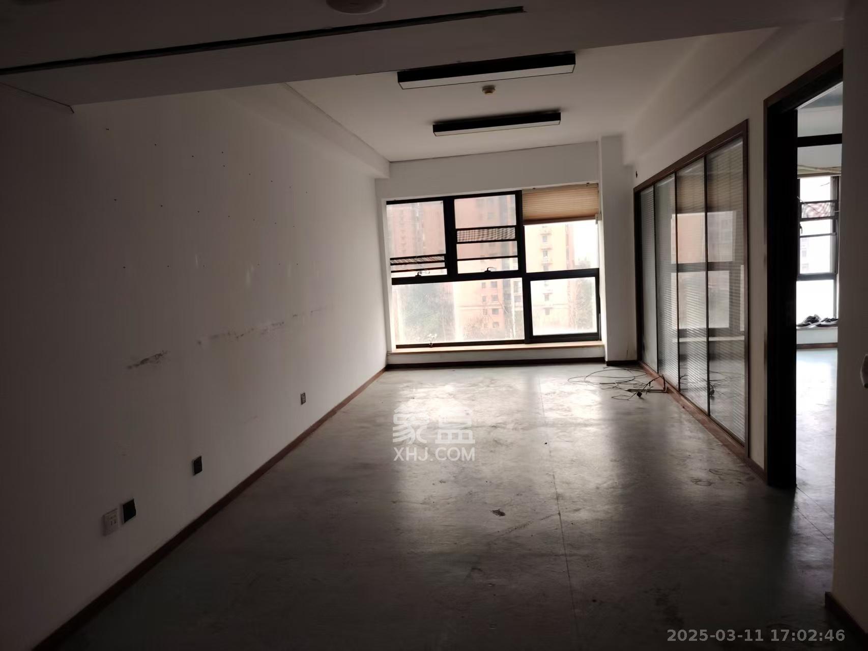 中建芙蓉工社 1室1厅0卫 1200.0元/月 中建芙蓉工社 1室1厅0卫 1200.0元/月室内图