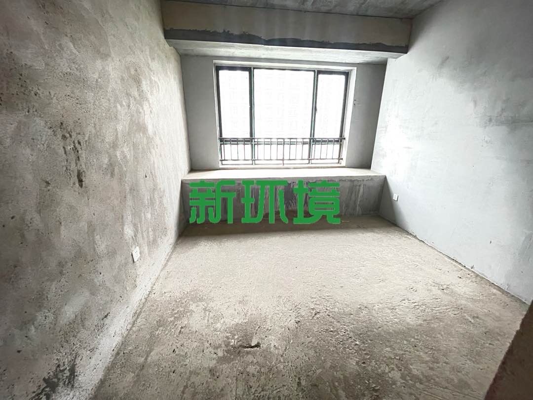 锦绣公馆 5室2厅2卫 83.8万 锦绣公馆 5室2厅2卫 83.8万客厅