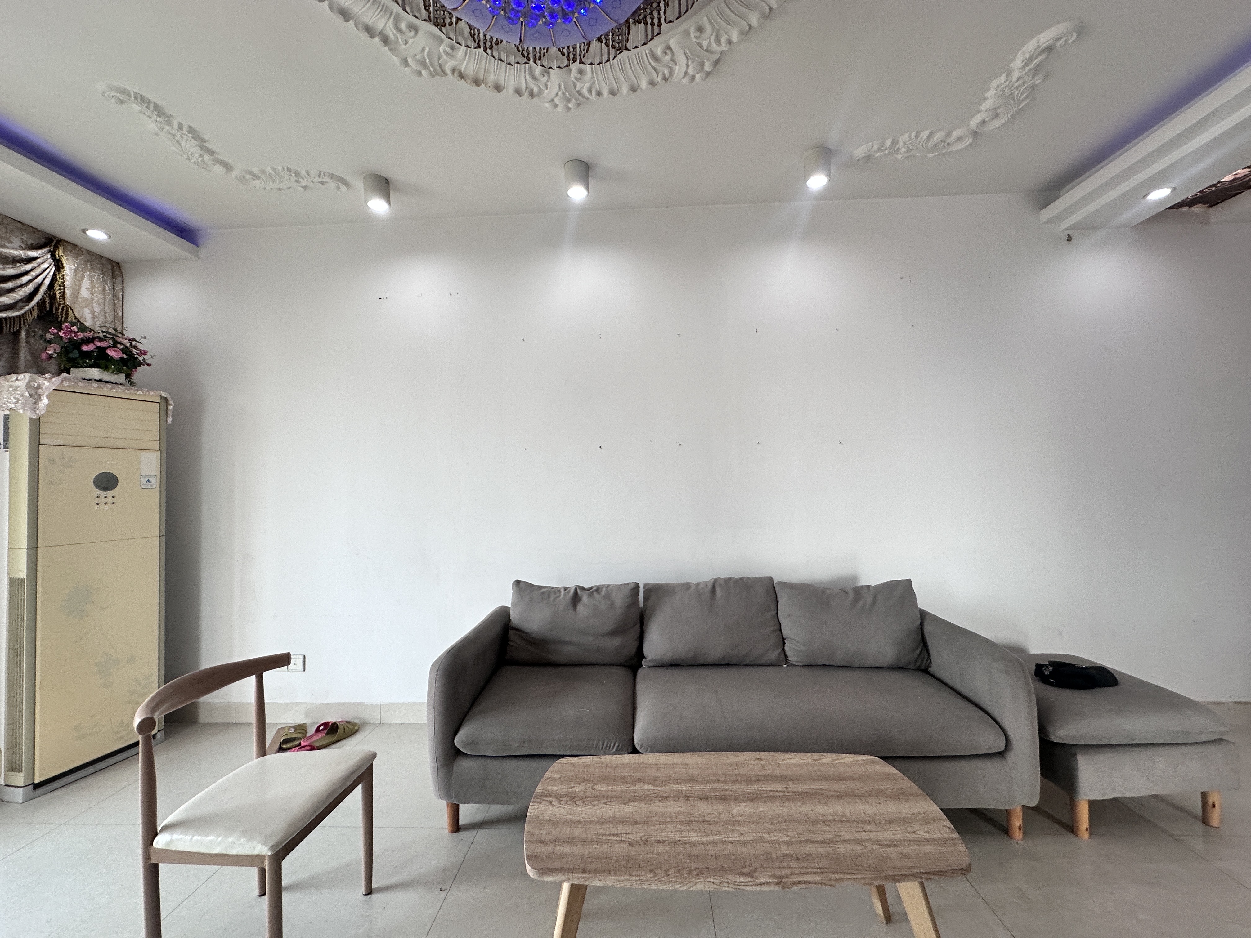 峰景国际 2室2厅1卫 1700.0元/月 峰景国际 2室2厅1卫 1700.0元/月户型图