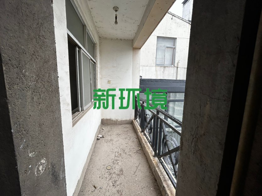 月亮湾一期  6室2厅3卫   120.00万客厅