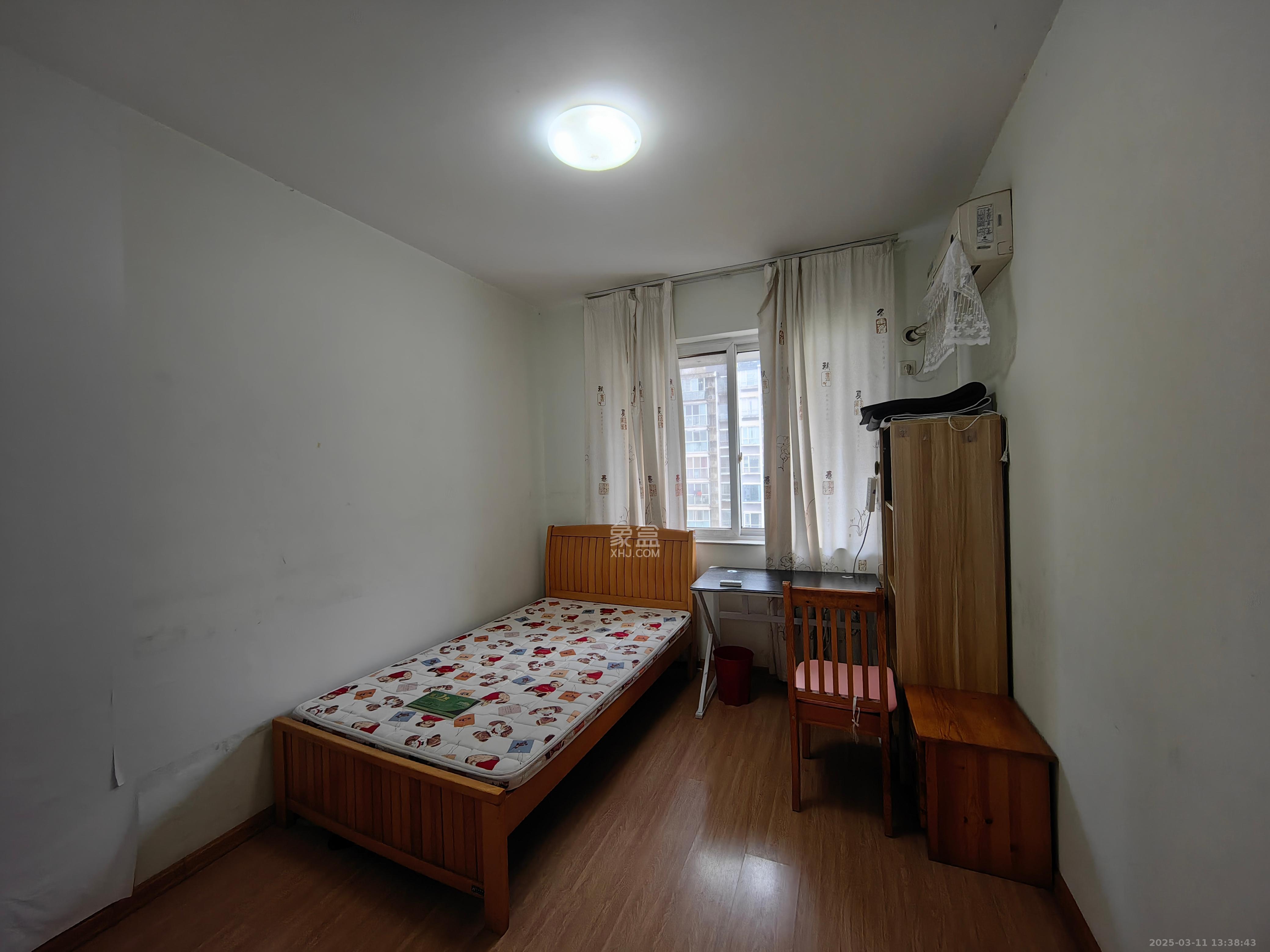 华银南苑 3室2厅2卫 2100.0元/月 华银南苑 3室2厅2卫 2100.0元/月室内图