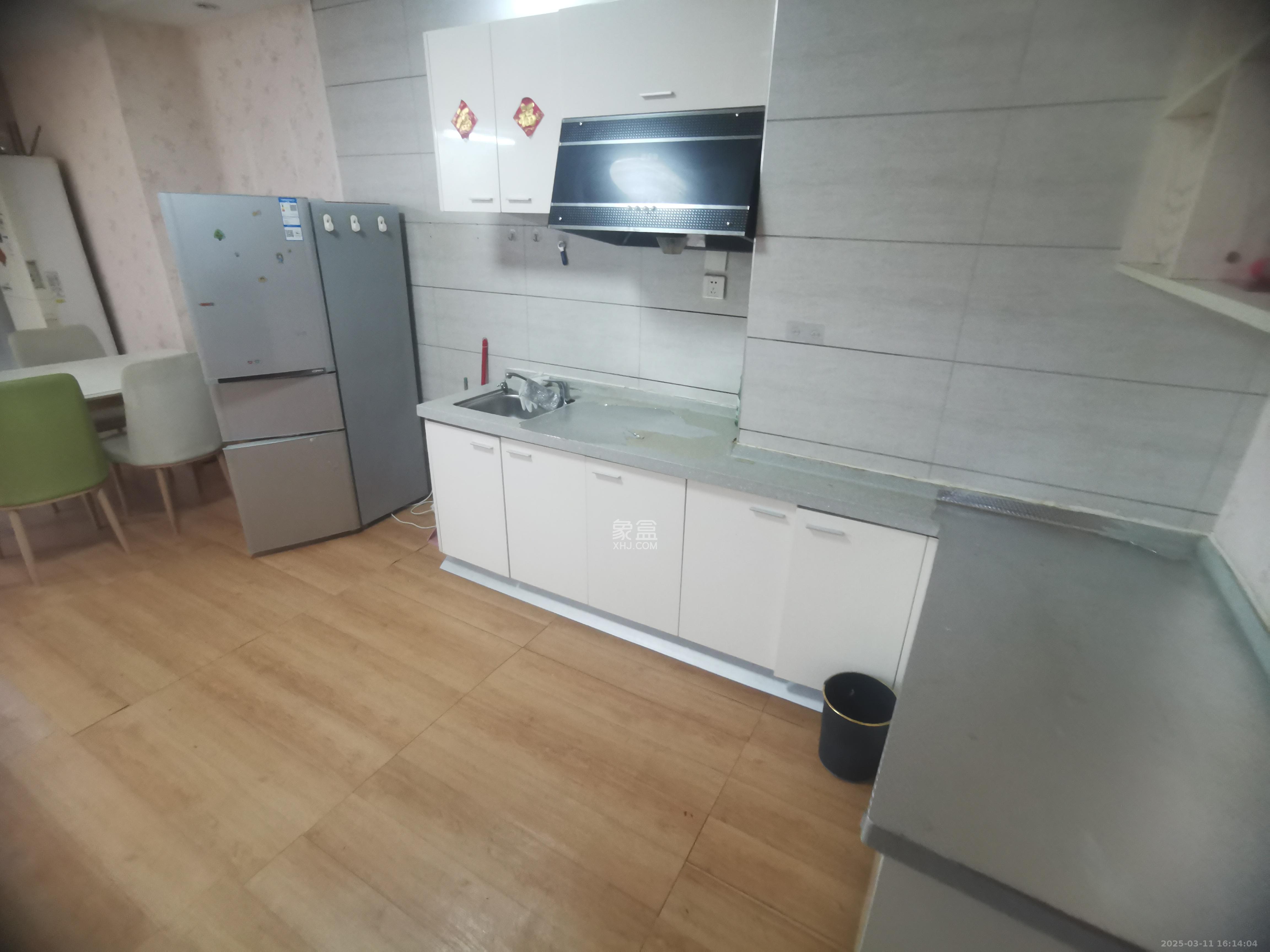 昊天大厦 2室1厅1卫 2600.0元/月 昊天大厦 2室1厅1卫 2600.0元/月室内图