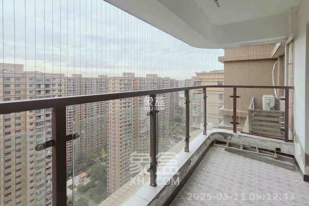 润和长郡(润和紫郡二三期) 5室2厅2卫 2100.0元/月 润和长郡(润和紫郡二三期) 5室2厅2卫 2100.0元/月室内图