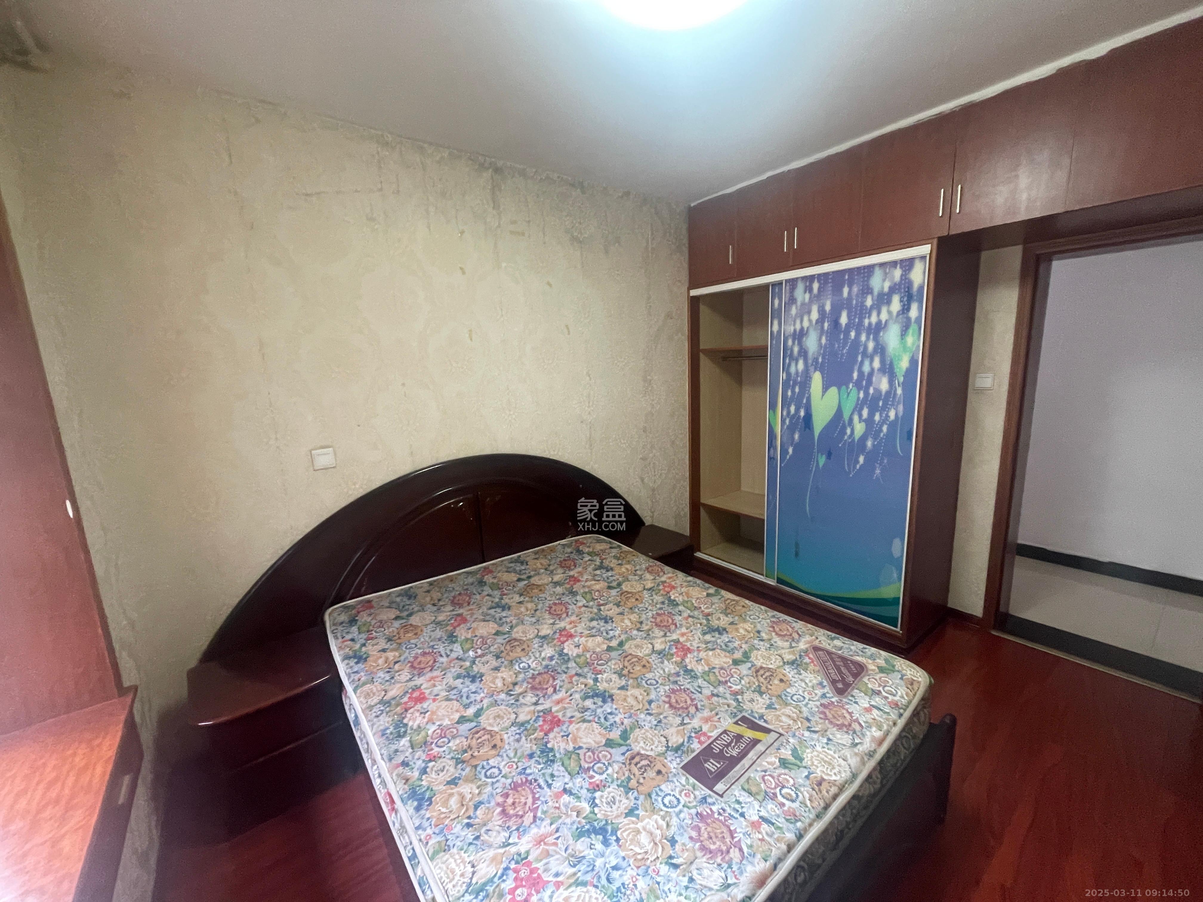 枫华府第 3室2厅1卫 2400.0元/月 枫华府第 3室2厅1卫 2400.0元/月室内图