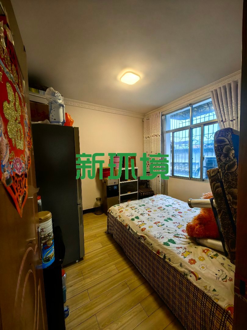 鞭子厂宿舍  3室2厅1卫    32.0万 鞭子厂宿舍  3室2厅1卫    32.0万客厅