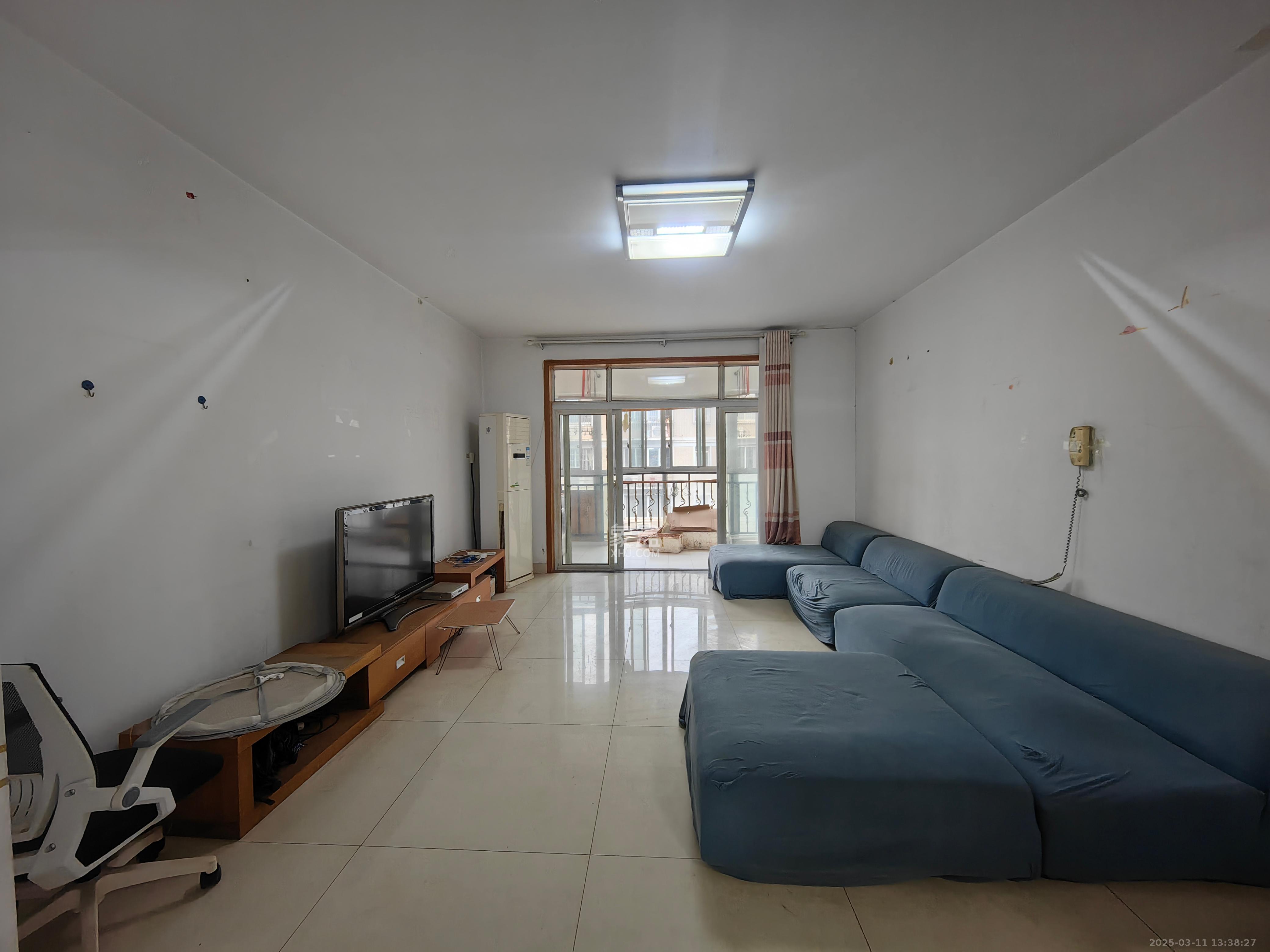 华银南苑 3室2厅2卫 2100.0元/月 华银南苑 3室2厅2卫 2100.0元/月室内图