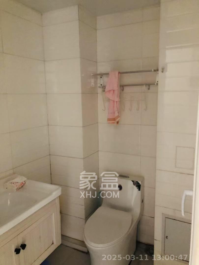 七彩丽都  1室1厅1卫   2100.00元/月室内图