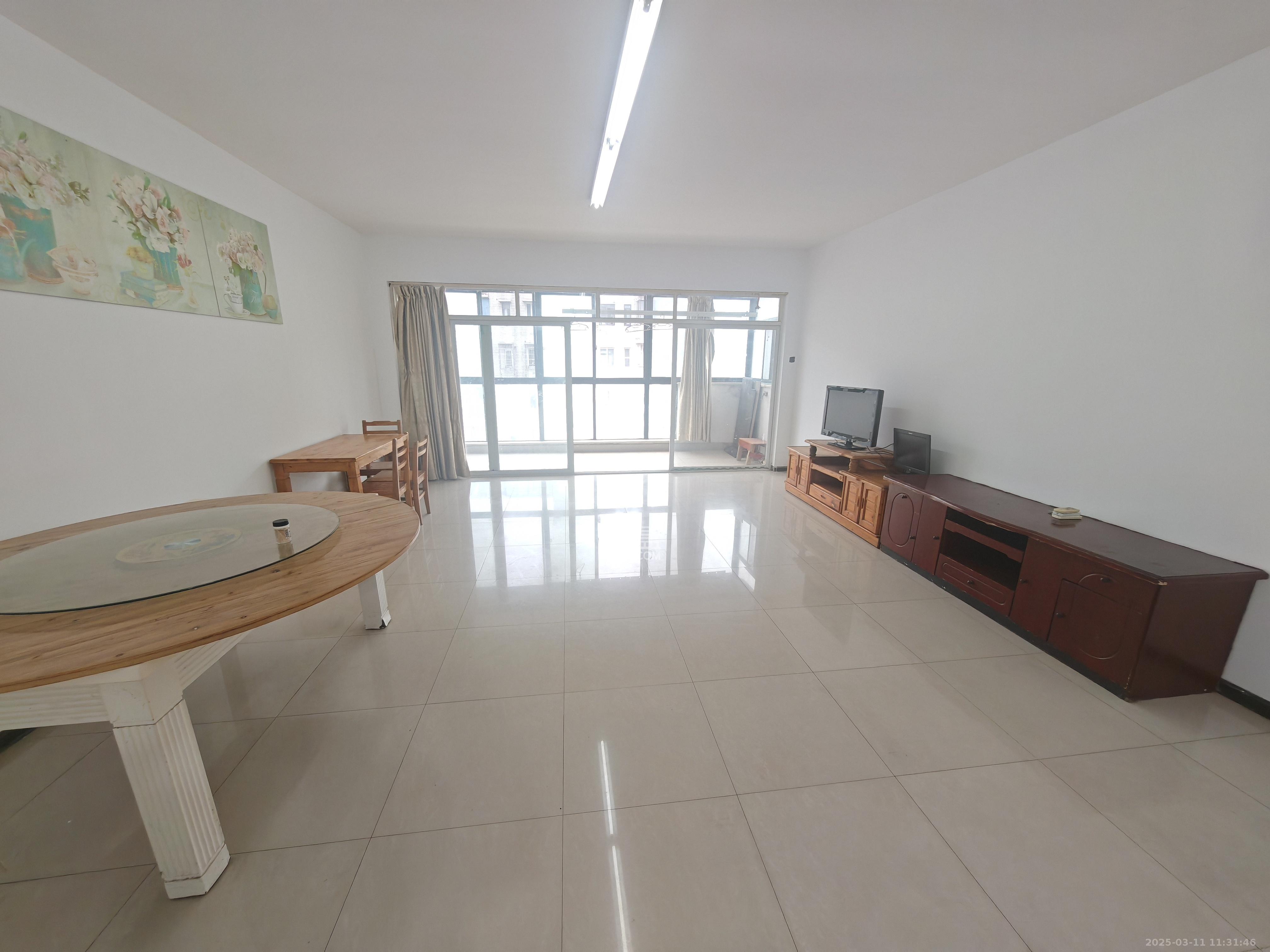 盛湘家园 3室2厅1卫 2200.0元/月 盛湘家园 3室2厅1卫 2200.0元/月室内图