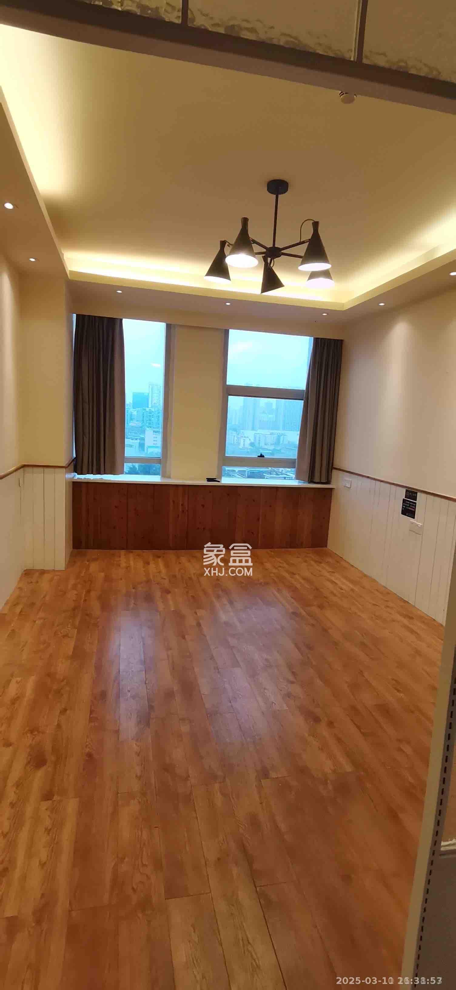 宇成朝阳广场  1室0厅0卫   1600.00元/月