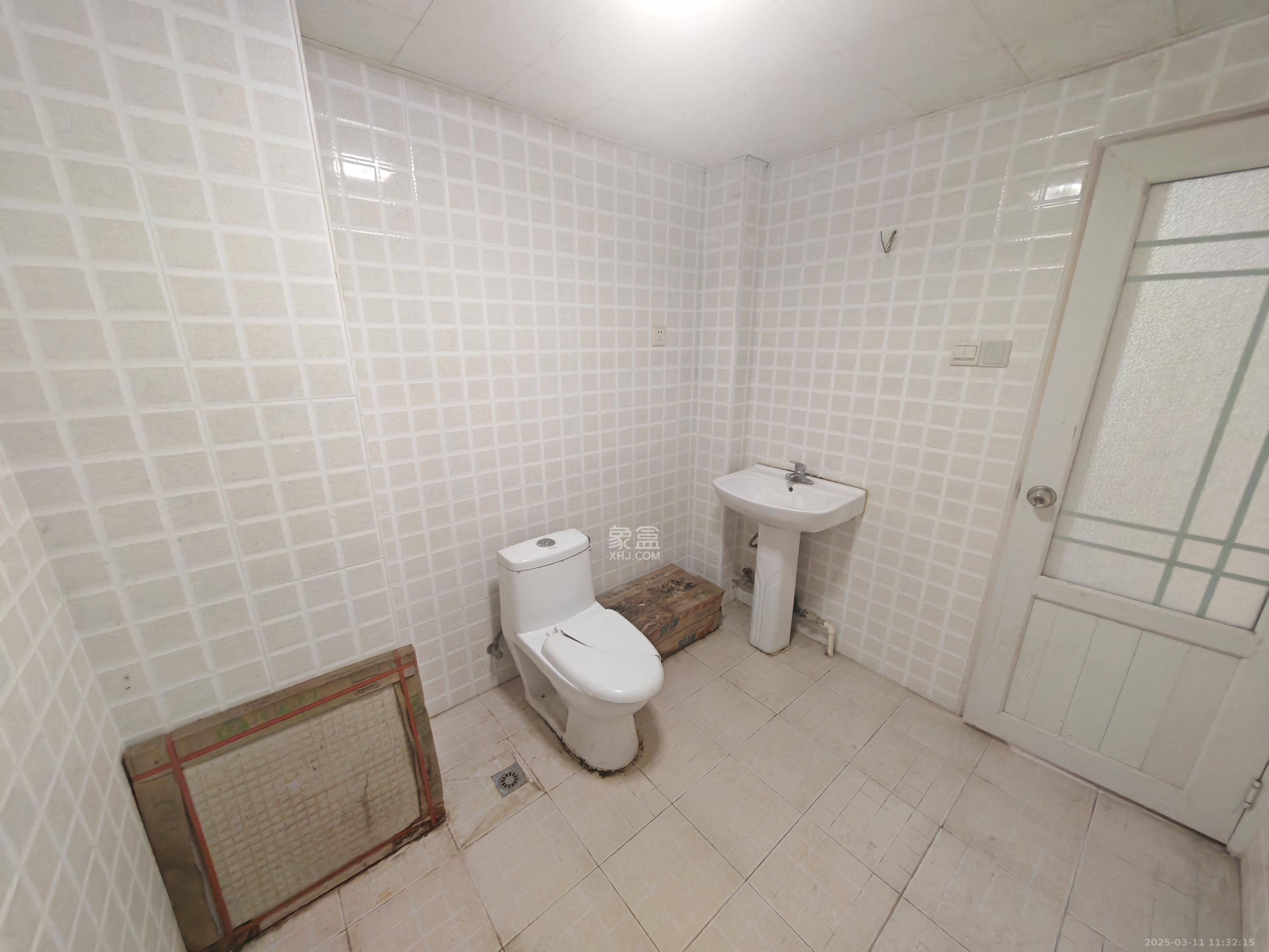 盛湘家园 3室2厅1卫 2200.0元/月 盛湘家园 3室2厅1卫 2200.0元/月室内图