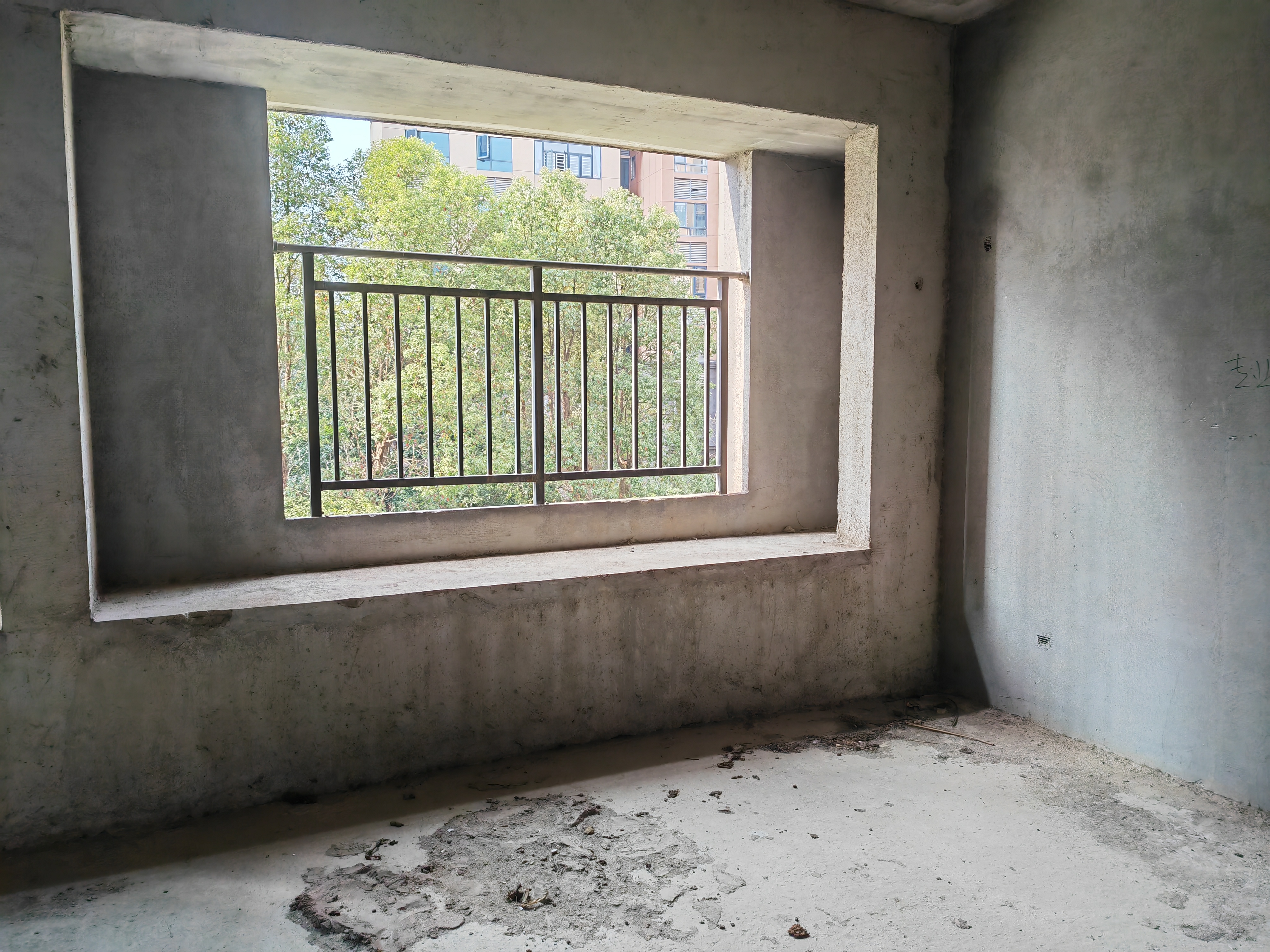 百弘学府城  3室2厅2卫    68.0万客厅