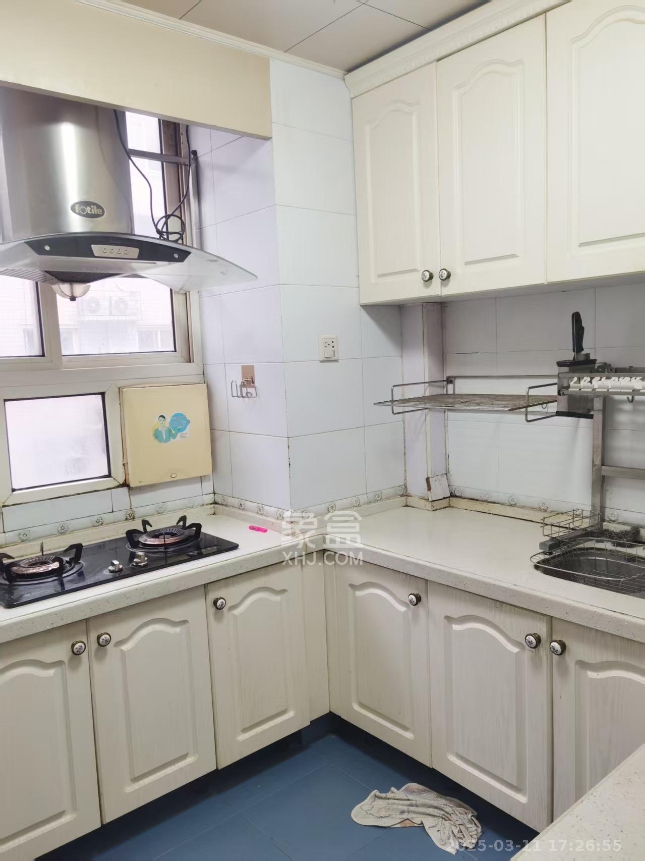 和顺园公寓 3室2厅2卫 2000.0元/月 和顺园公寓 3室2厅2卫 2000.0元/月室内图