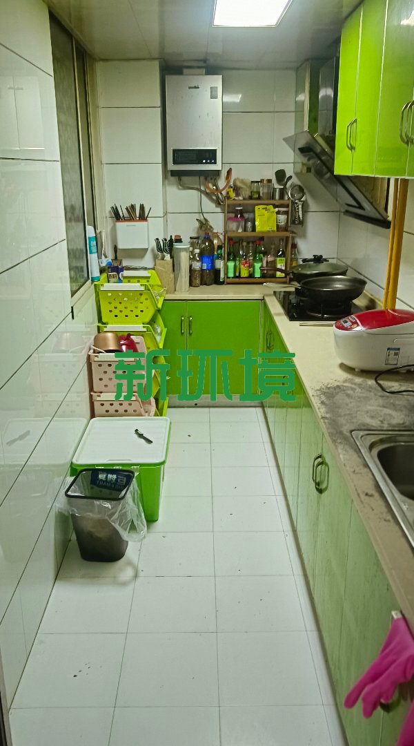 维港十字街  3室2厅2卫   70.00万客厅