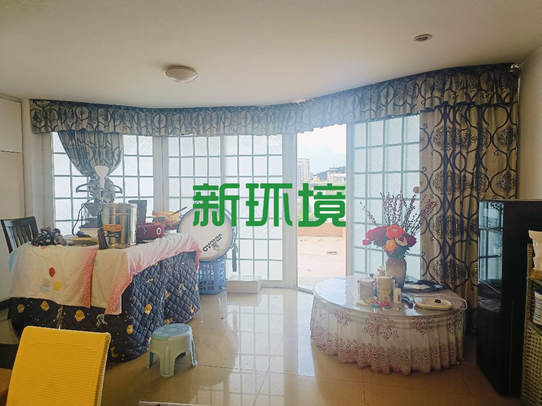 宏力大厦（宏历商业广场）  4室2厅2卫   110.00万客厅