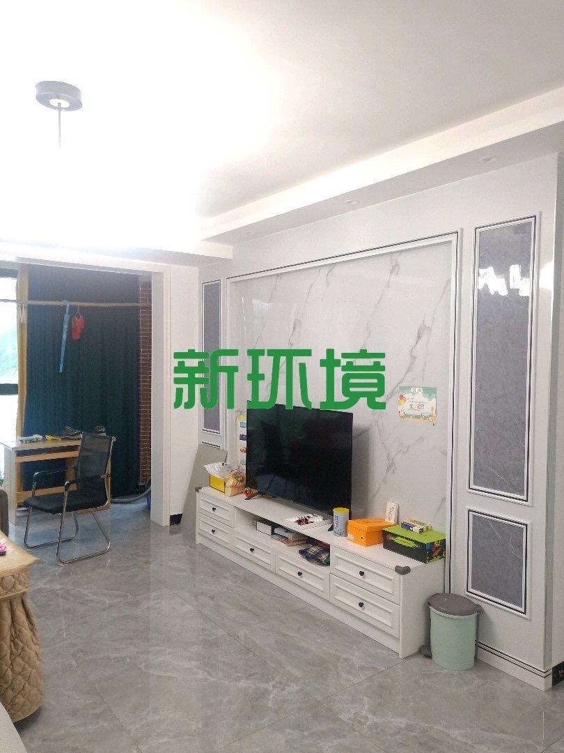 东方明珠  3室2厅2卫   62.00万客厅