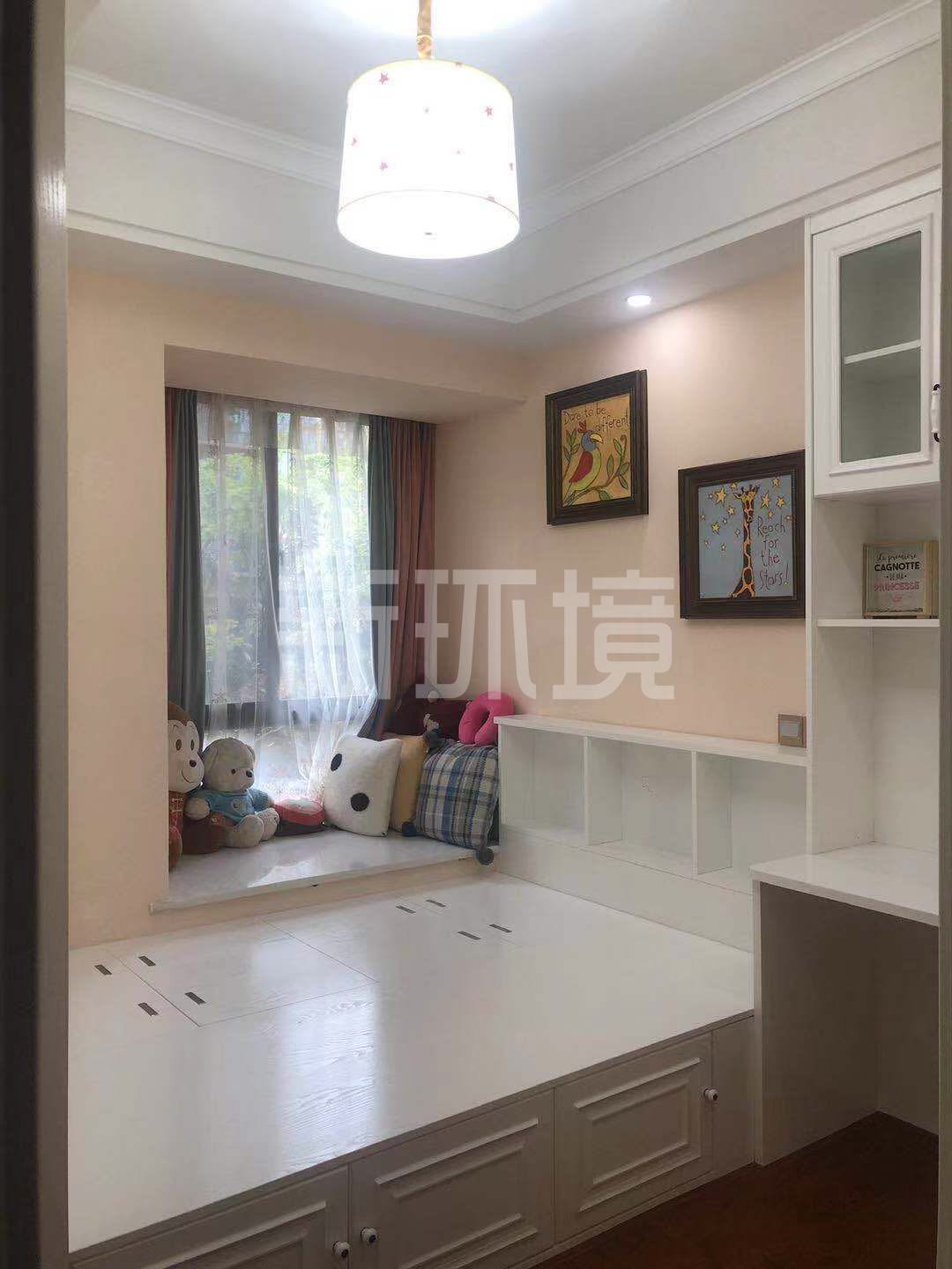 天门壹号  4室2厅2卫    92.8万 天门壹号  4室2厅2卫    92.8万客厅