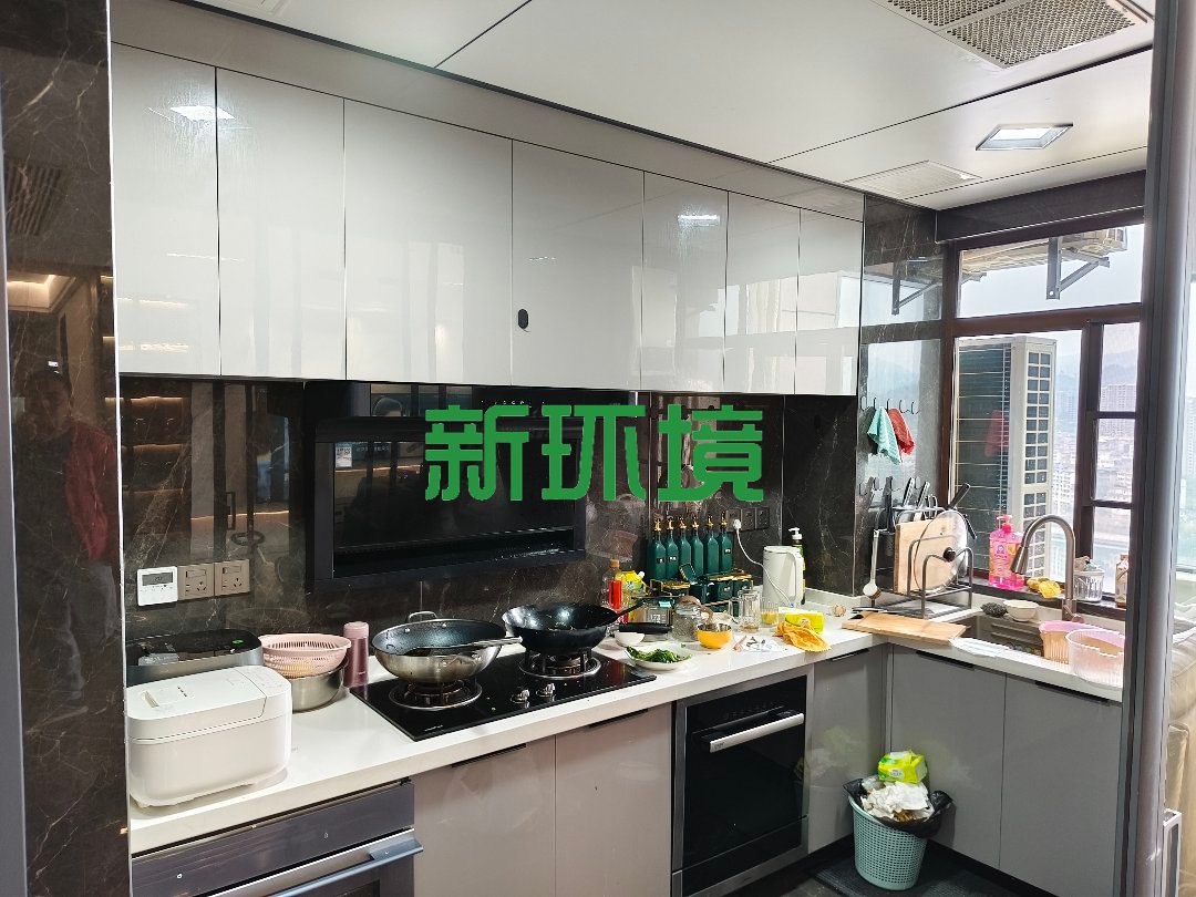 东宸江山里  4室2厅2卫   97.00万客厅