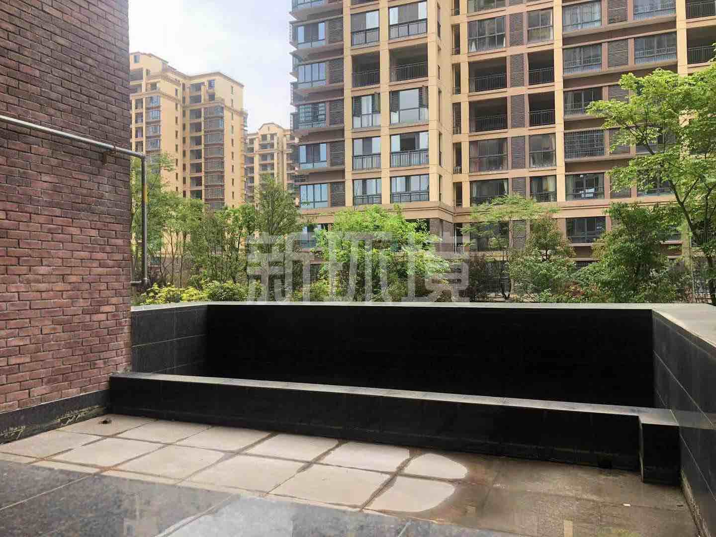 天门壹号  4室2厅2卫    92.8万 天门壹号  4室2厅2卫    92.8万客厅