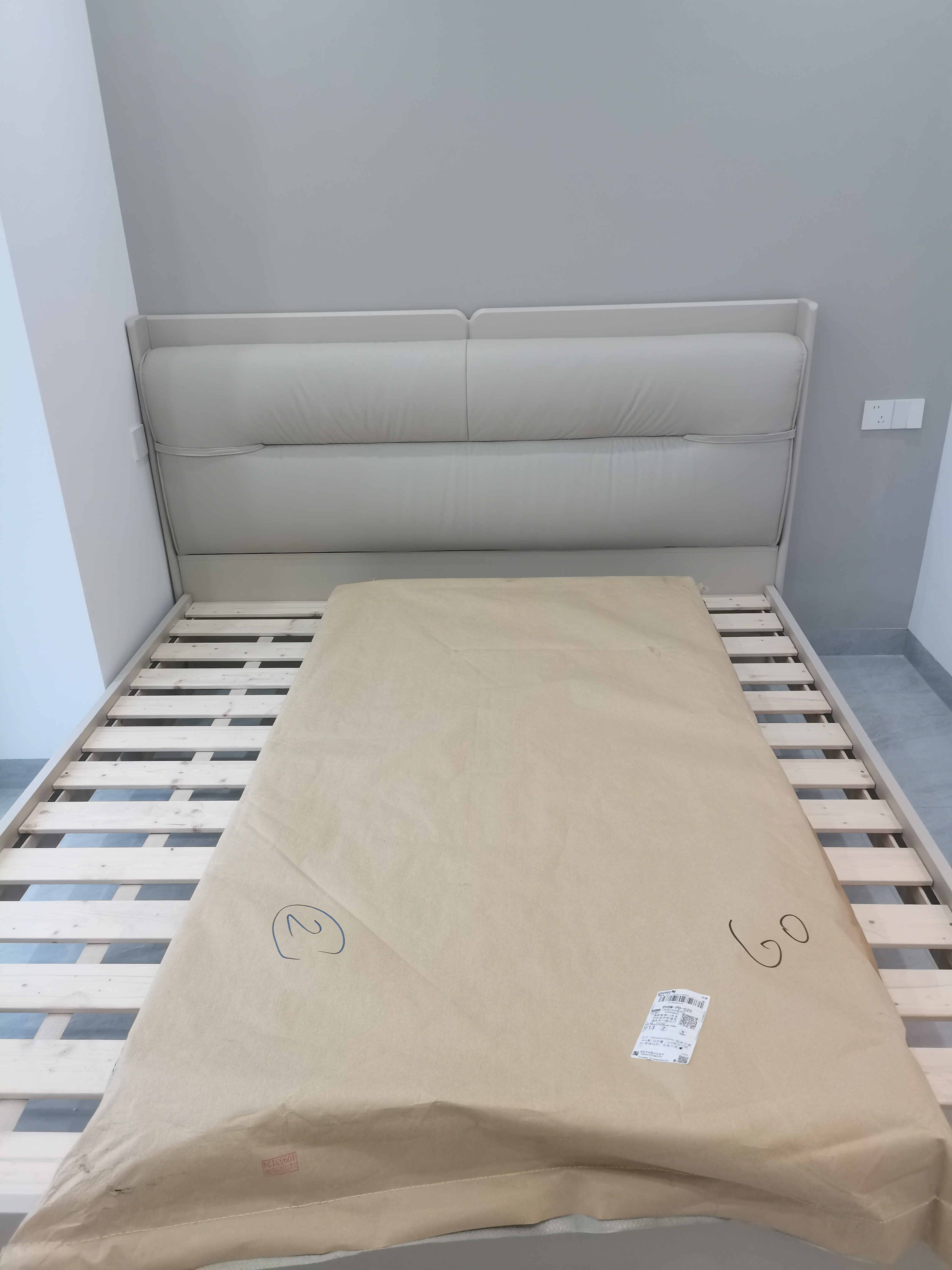 龙湖光年  1室1厅1卫    1800.0元/月 龙湖光年  1室1厅1卫    1800.0元/月室内图