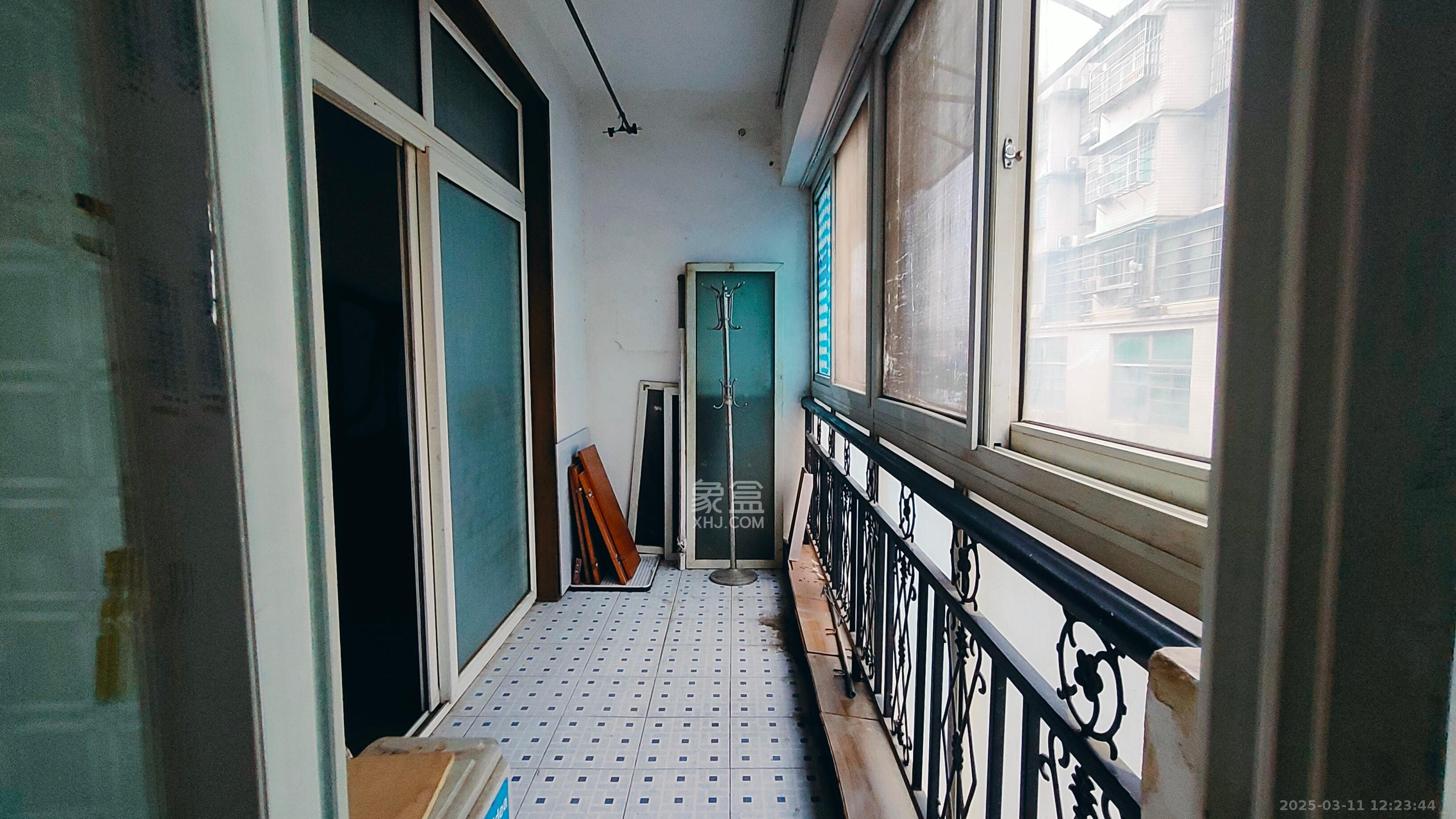 湘绣城 2室2厅2卫 1400.0元/月 湘绣城 2室2厅2卫 1400.0元/月室内图