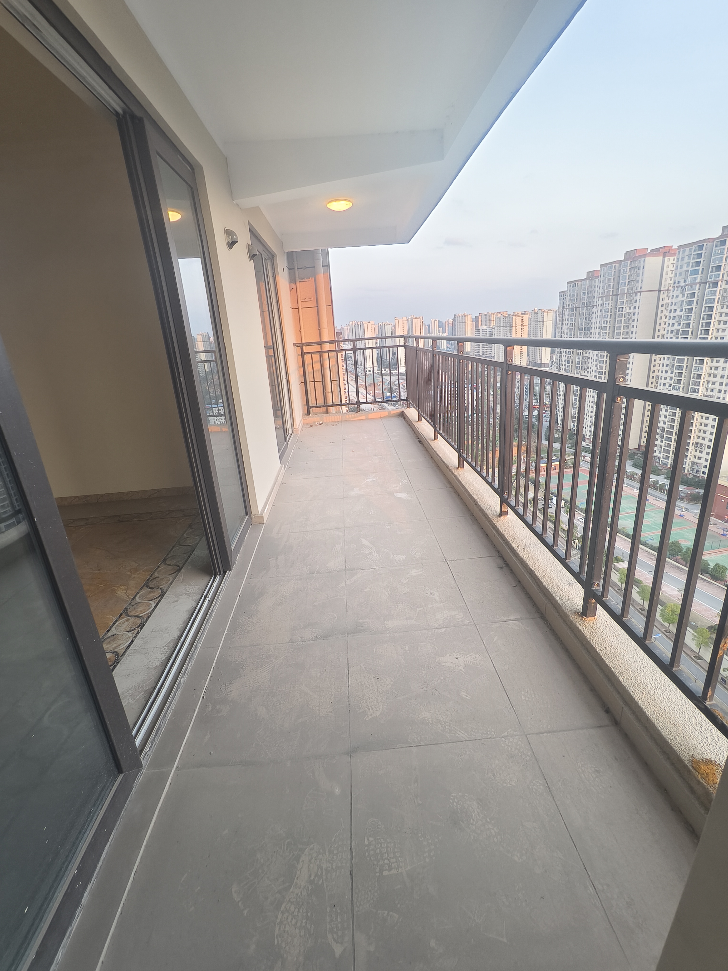 碧桂园娄星府 4室1厅1卫 76.8万 碧桂园娄星府 4室1厅1卫 76.8万客厅