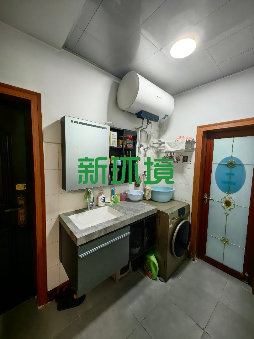 鞭子厂宿舍  3室2厅1卫    32.0万 鞭子厂宿舍  3室2厅1卫    32.0万客厅