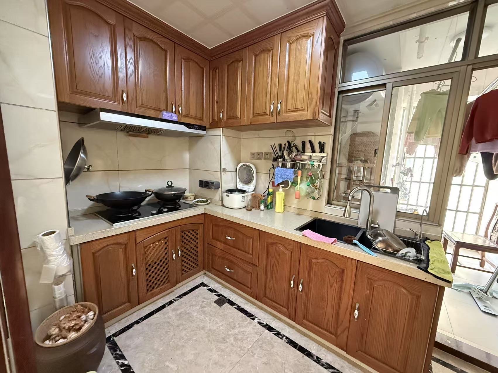 水岸长桥  3室2厅1卫    170.0万 水岸长桥  3室2厅1卫    170.0万客厅