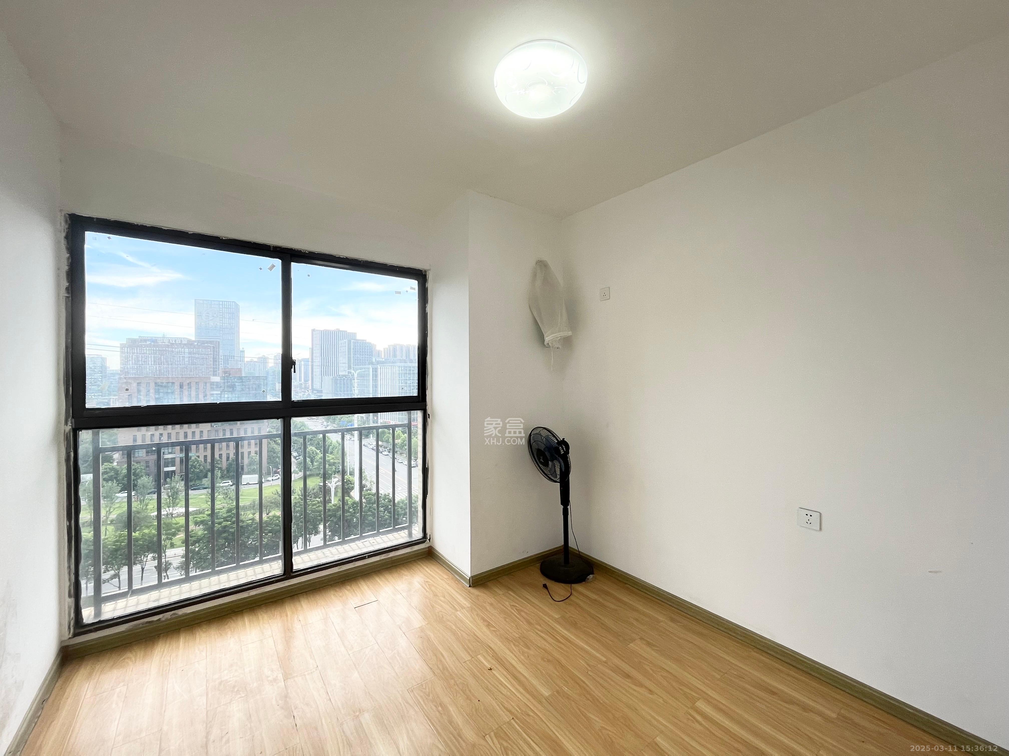 保利麓谷林语E区 3室2厅1卫 2200.0元/月 保利麓谷林语E区 3室2厅1卫 2200.0元/月室内图