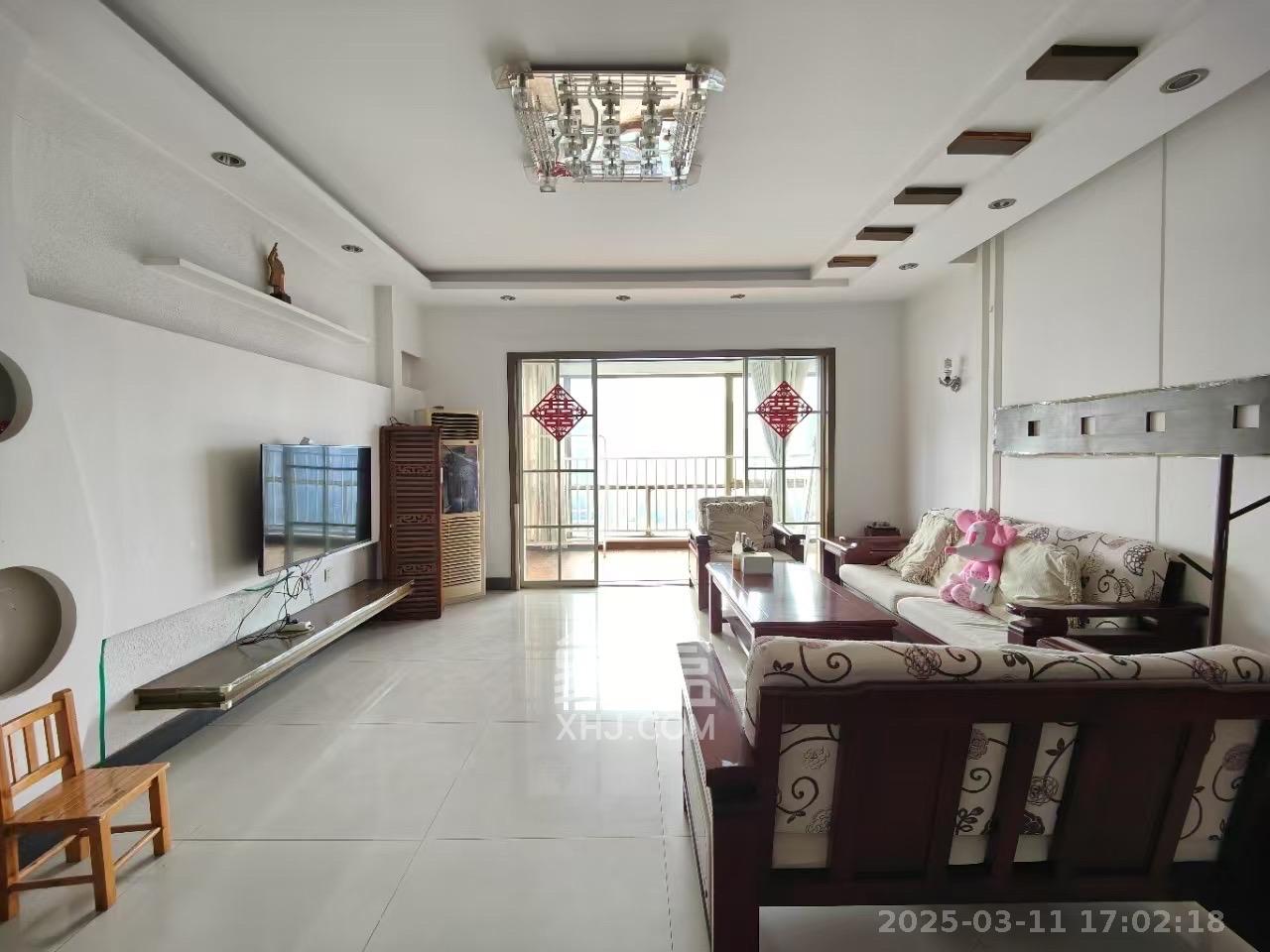 欧陆经典  3室2厅2卫   4500.00元/月