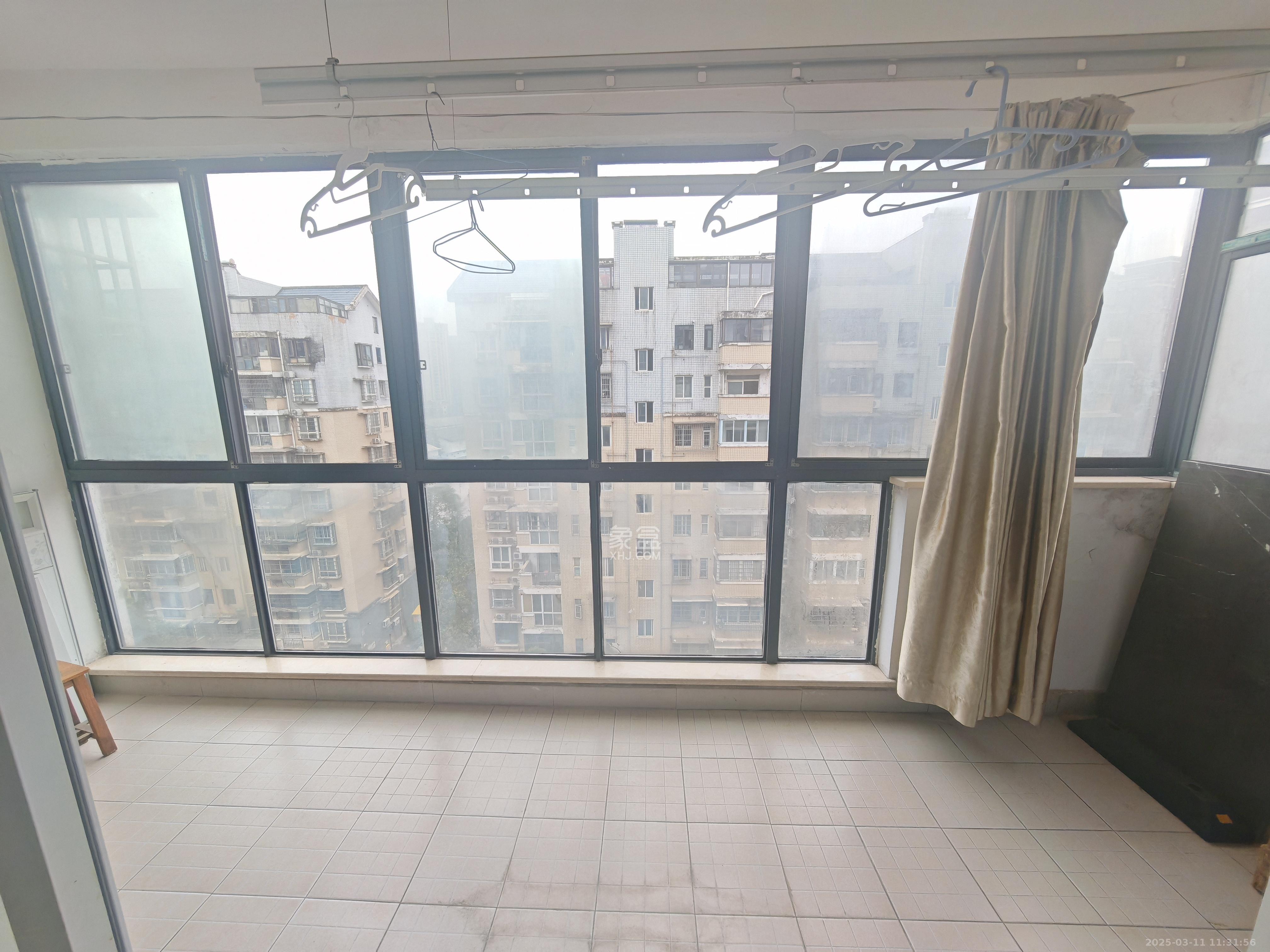 盛湘家园 3室2厅1卫 2200.0元/月 盛湘家园 3室2厅1卫 2200.0元/月室内图