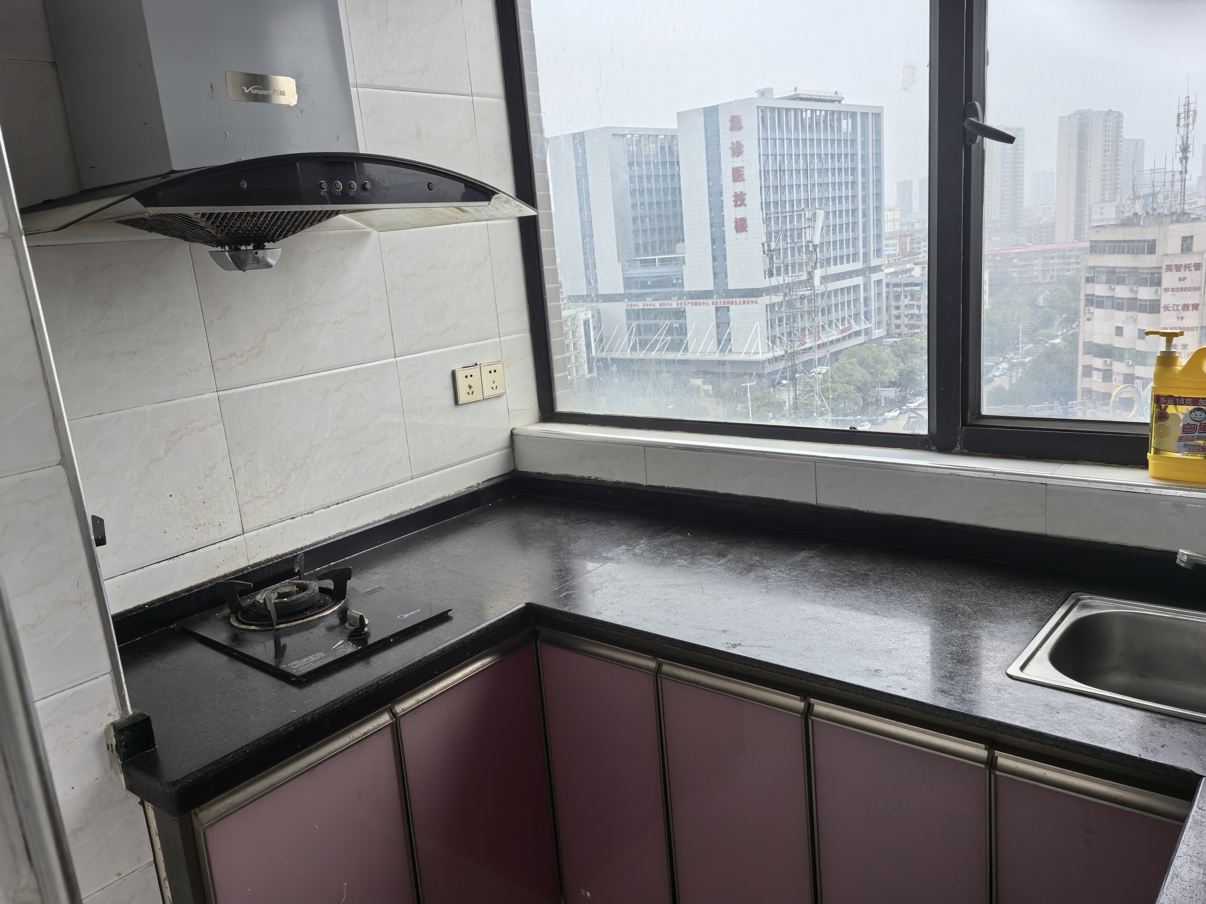 龙泰上品 1室1厅1卫 800.0元/月 龙泰上品 1室1厅1卫 800.0元/月室内图