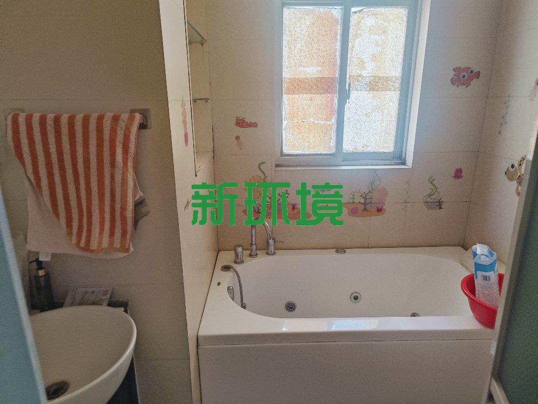 宏力大厦（宏历商业广场）  4室2厅2卫   110.00万客厅
