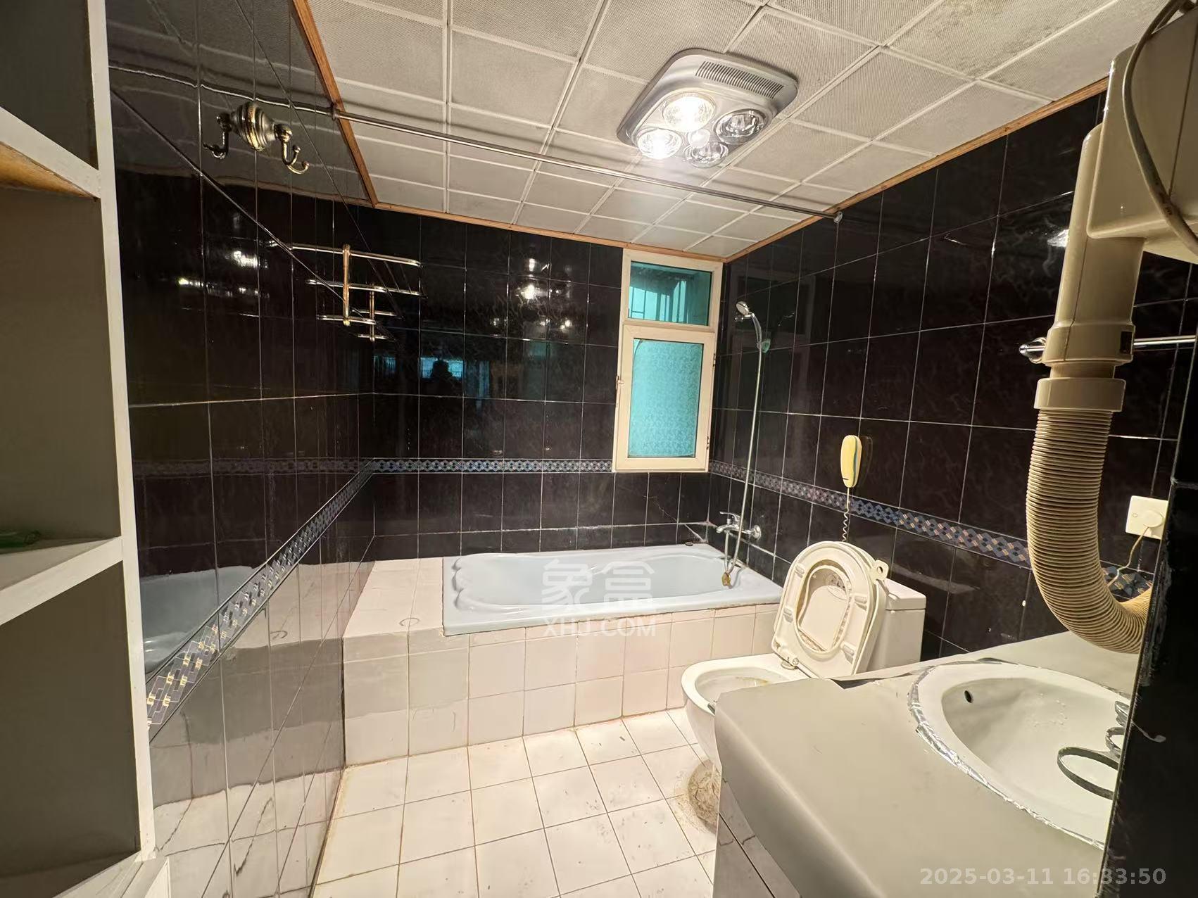 建丰公寓(长沙卷烟厂宿舍)  4室3厅1卫    2600.0元/月 建丰公寓(长沙卷烟厂宿舍)  4室3厅1卫    2600.0元/月室内图