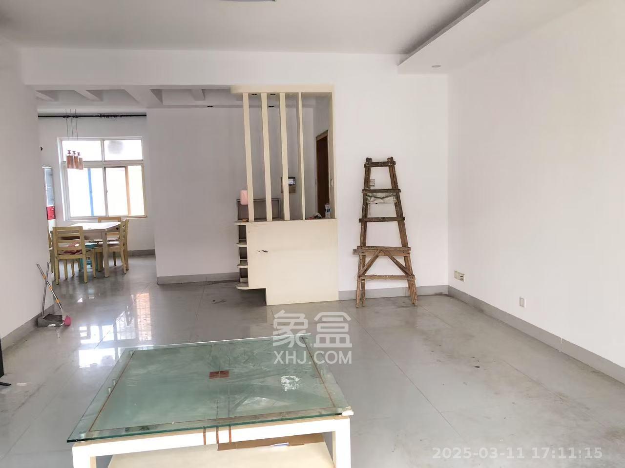 圆梦家园  3室2厅2卫   1600.00元/月