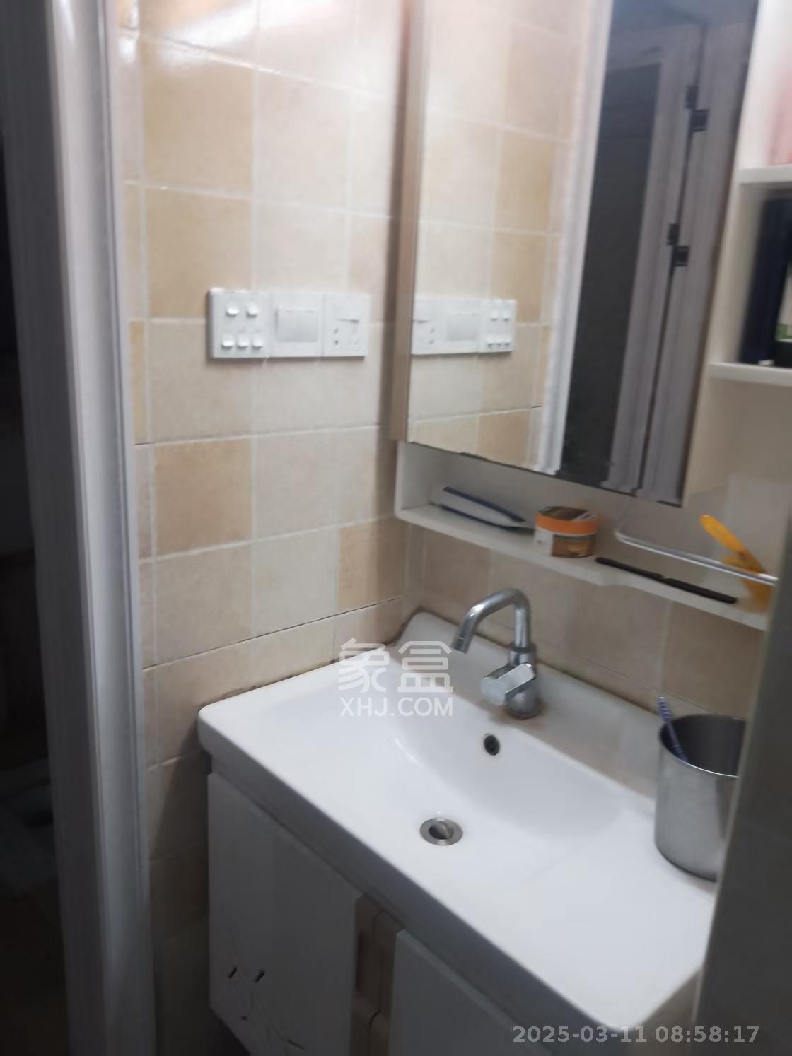 绿地公馆(绿地名邸) 3室2厅2卫 2500.0元/月 绿地公馆(绿地名邸) 3室2厅2卫 2500.0元/月室内图