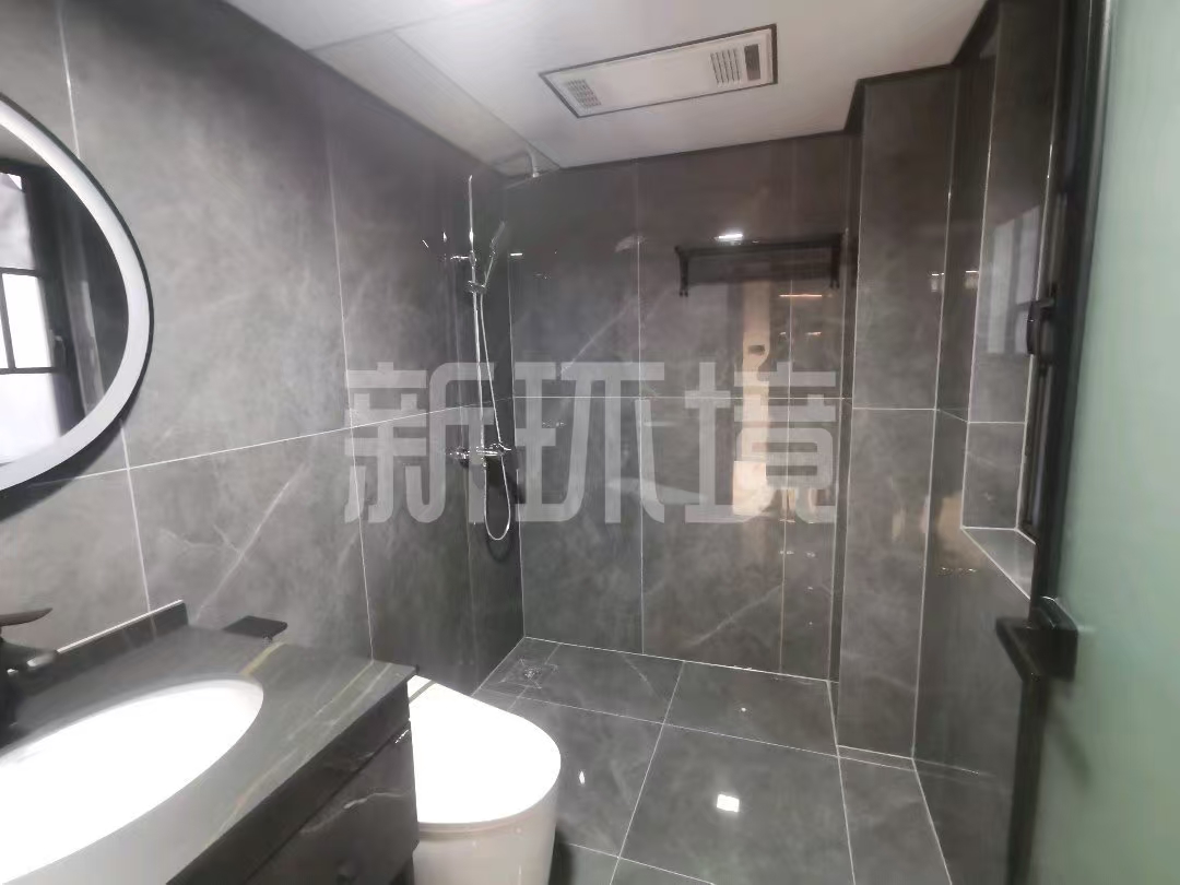 南门口安置小区一期  3室2厅2卫   82.00万客厅