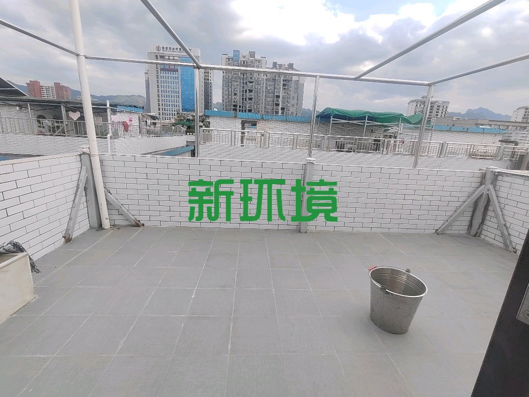 广茂园一期  4室2厅2卫   148.00万客厅