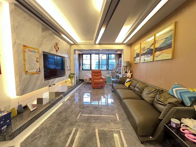 东岳新外滩 4室2厅2卫 146.0万 东岳新外滩 4室2厅2卫 146.0万客厅