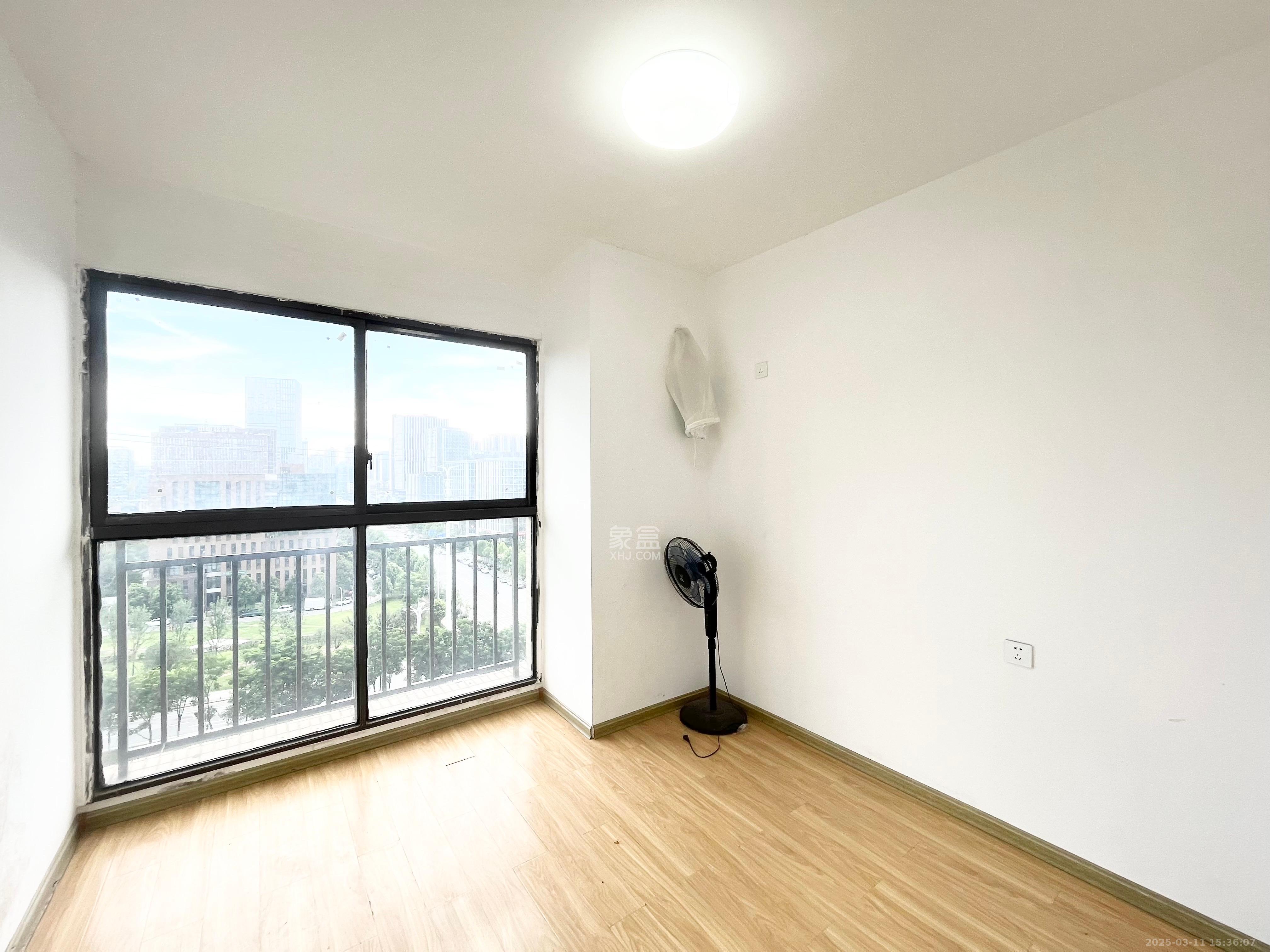 保利麓谷林语E区 3室2厅1卫 2200.0元/月 保利麓谷林语E区 3室2厅1卫 2200.0元/月室内图