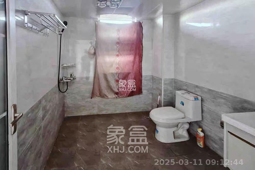 润和长郡(润和紫郡二三期) 5室2厅2卫 2100.0元/月 润和长郡(润和紫郡二三期) 5室2厅2卫 2100.0元/月室内图