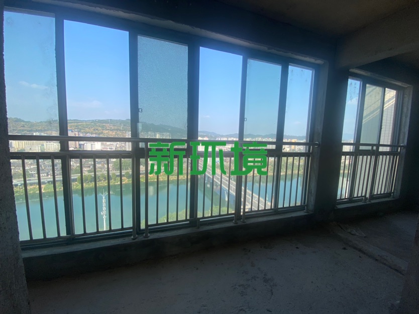 澧水广场  7室3厅3卫    126.8万 澧水广场  7室3厅3卫    126.8万客厅