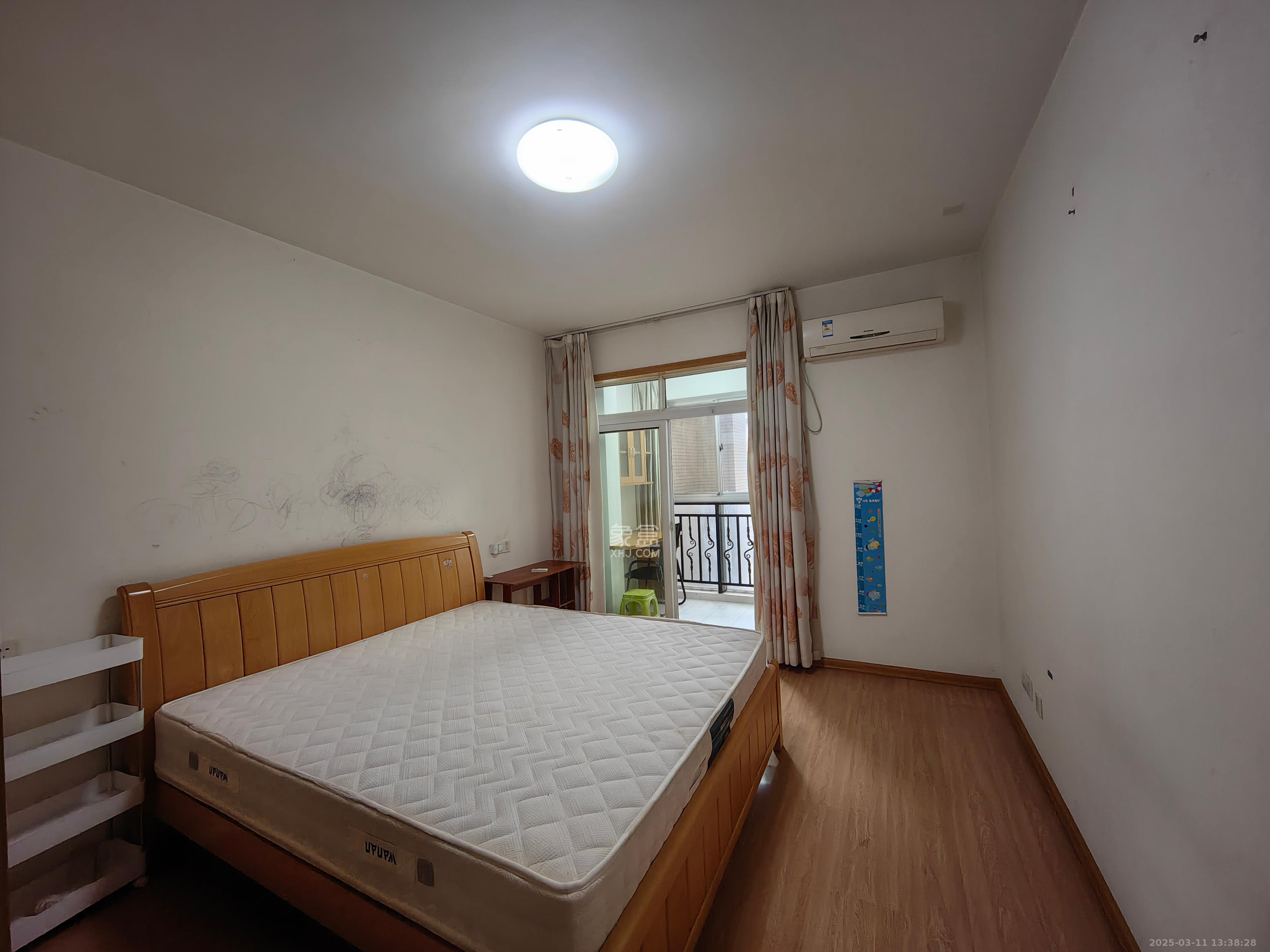 华银南苑 3室2厅2卫 2100.0元/月 华银南苑 3室2厅2卫 2100.0元/月室内图