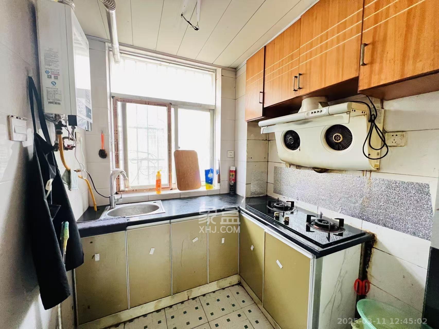莲湖汽车饰品城（莲湖公寓）  2室2厅1卫   1500.00元/月室内图