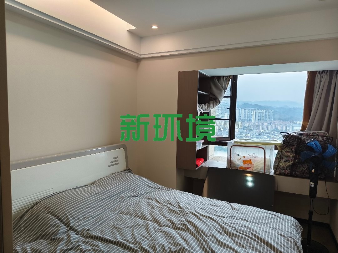 东宸江山里  4室2厅2卫   97.00万客厅
